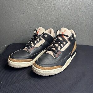 Air Jordan 3 Retro Desert Elephant Size 10.5